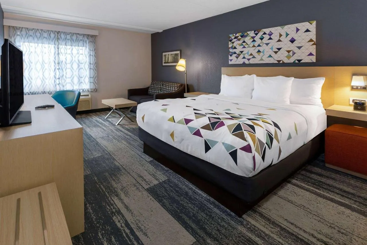 Baymont By Wyndham White Plains - Elmsford Hotel